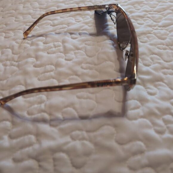 QUAY AUSTRALIA ELLE FERGUSON SUNGLASSES main image 6